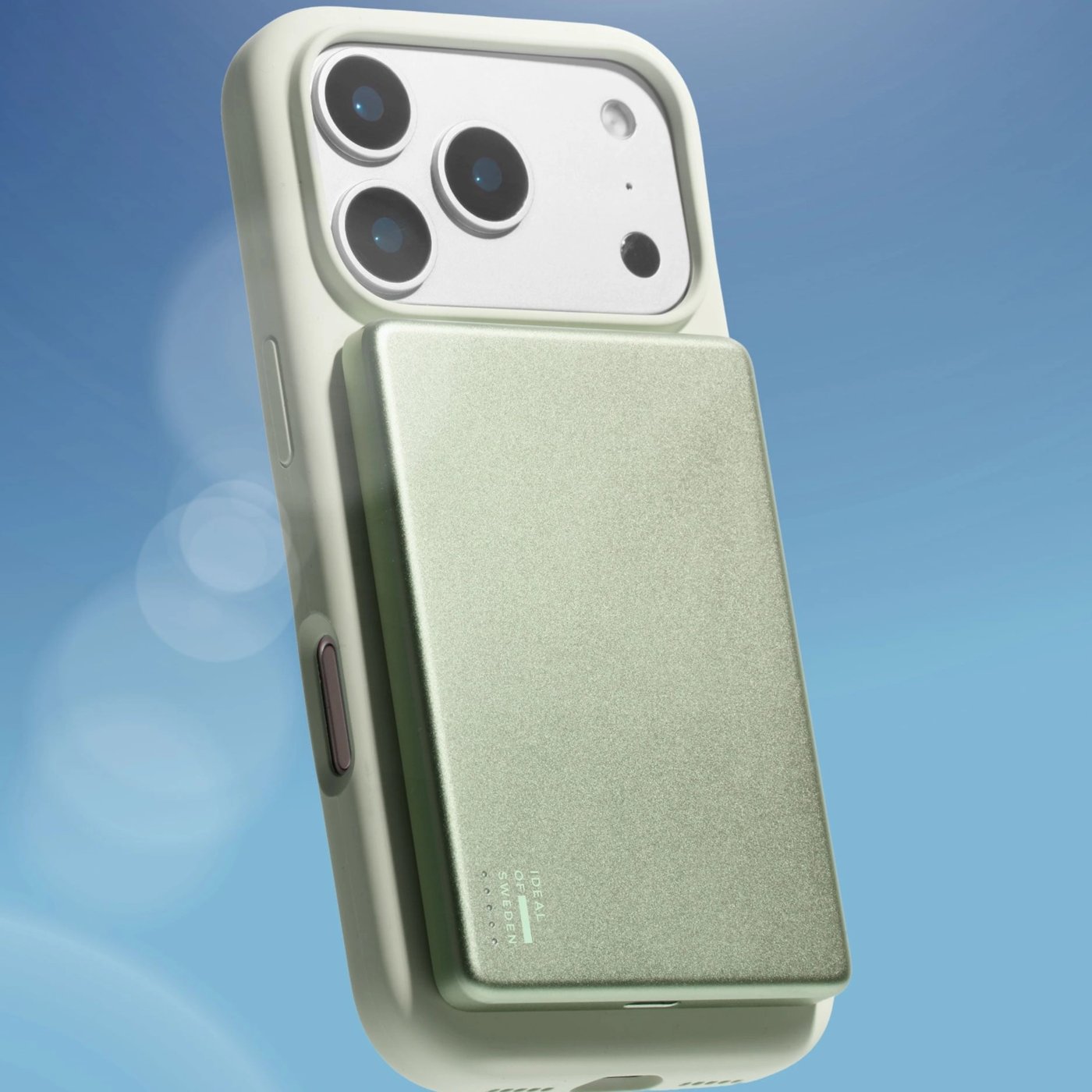 IDEAL OF SWEDEN Slim Powerbank MagSafe 5000 mAh Sage Green