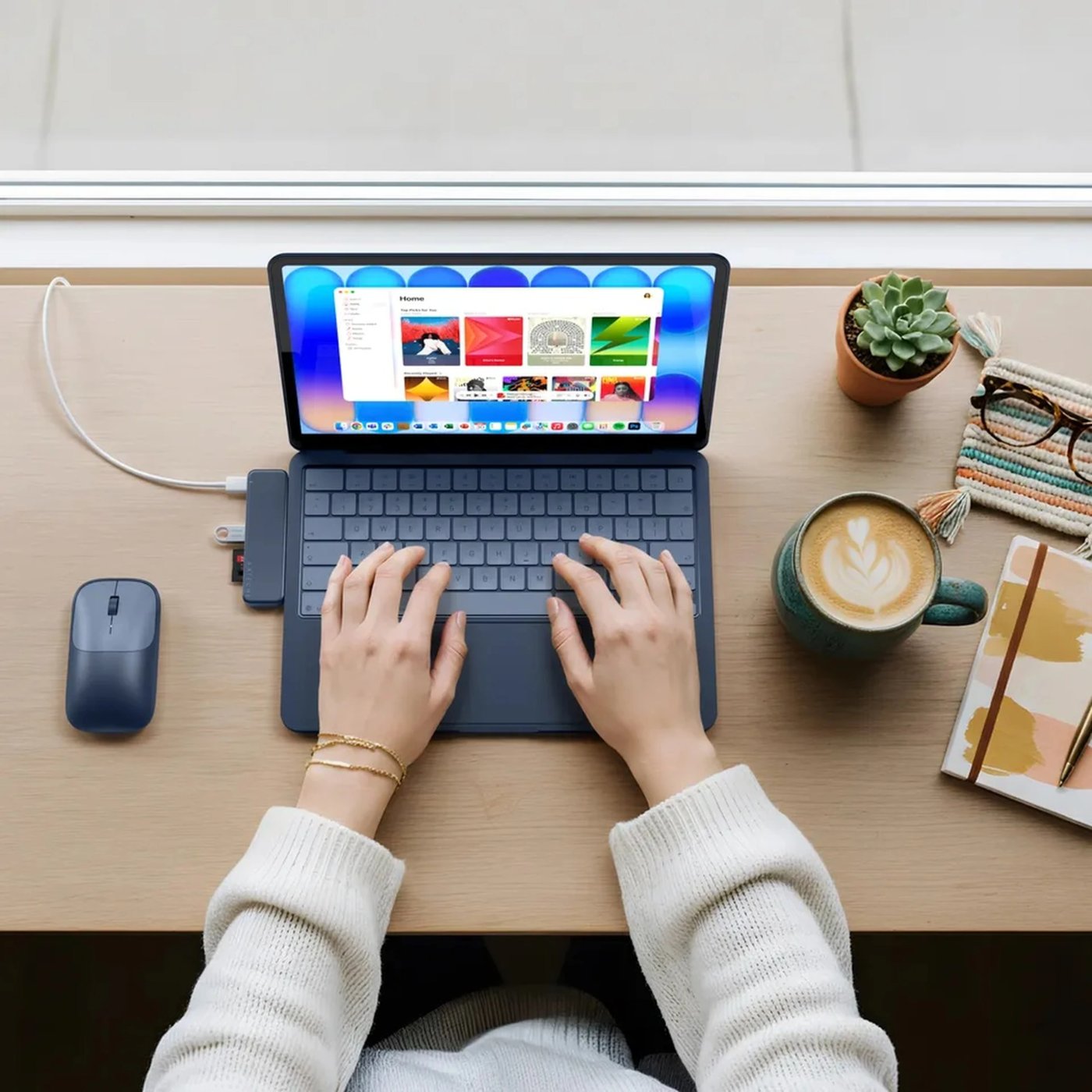 Satechi USB-C Snap Hub för MacBook Neo Indigo