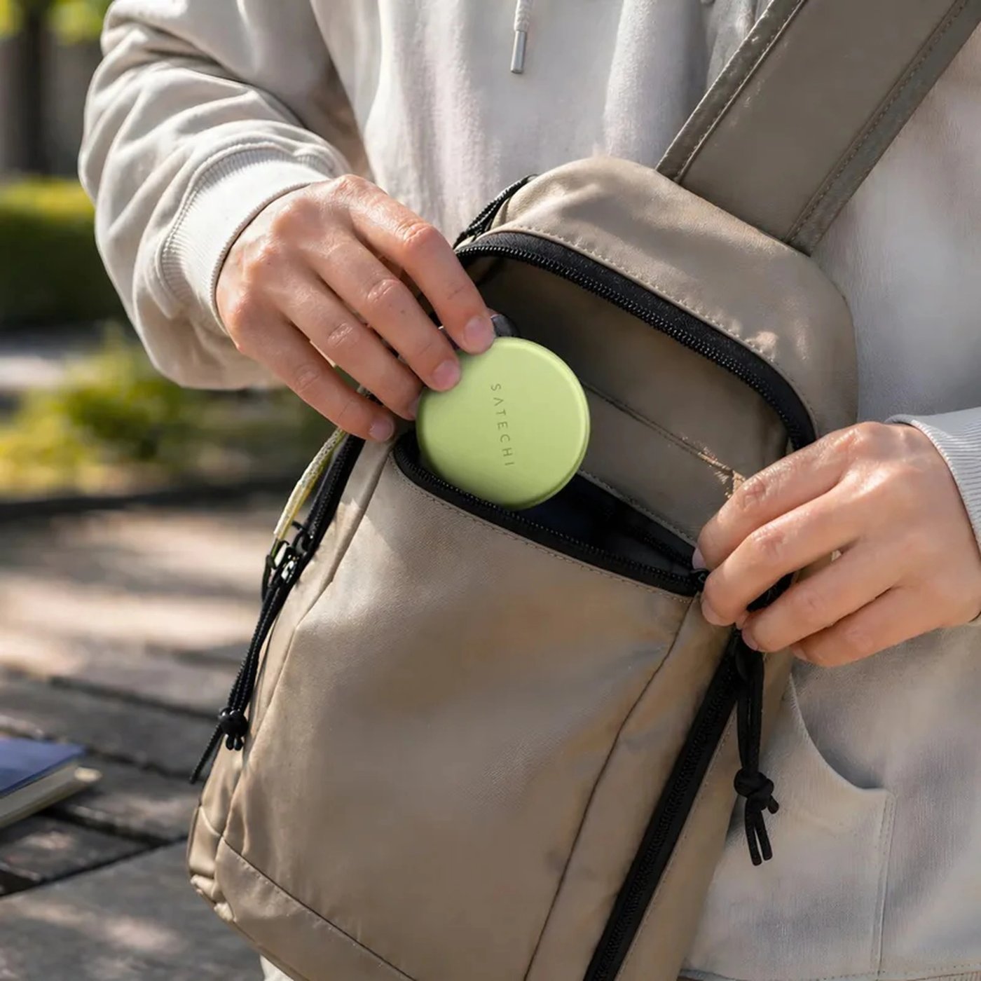 Satechi OntheGo 5-in-1 Multiport Adapter för MacBook Neo Citrus