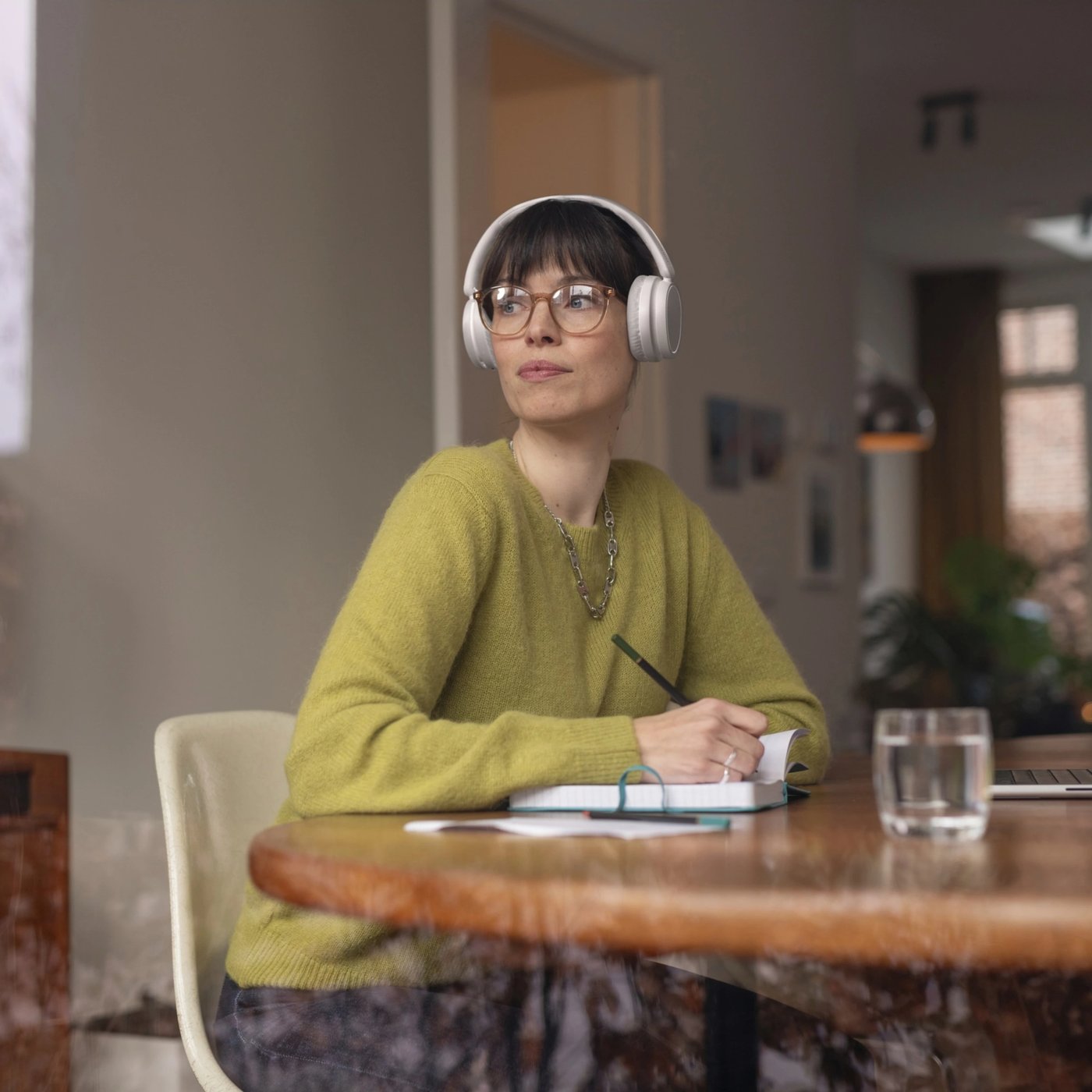 Philips 5000 series trådlösa over-ear-hörlurar Vit