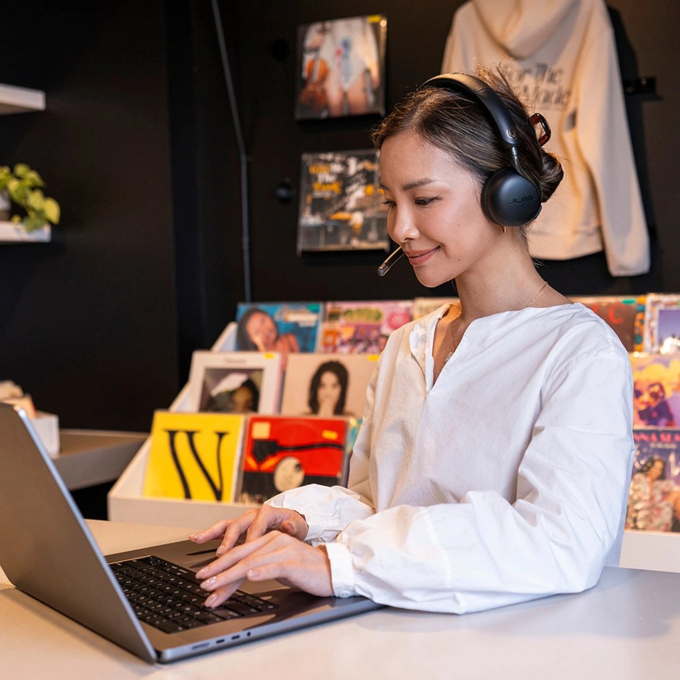 JLab GO Work 3 trådlöst kontorsheadset Svart