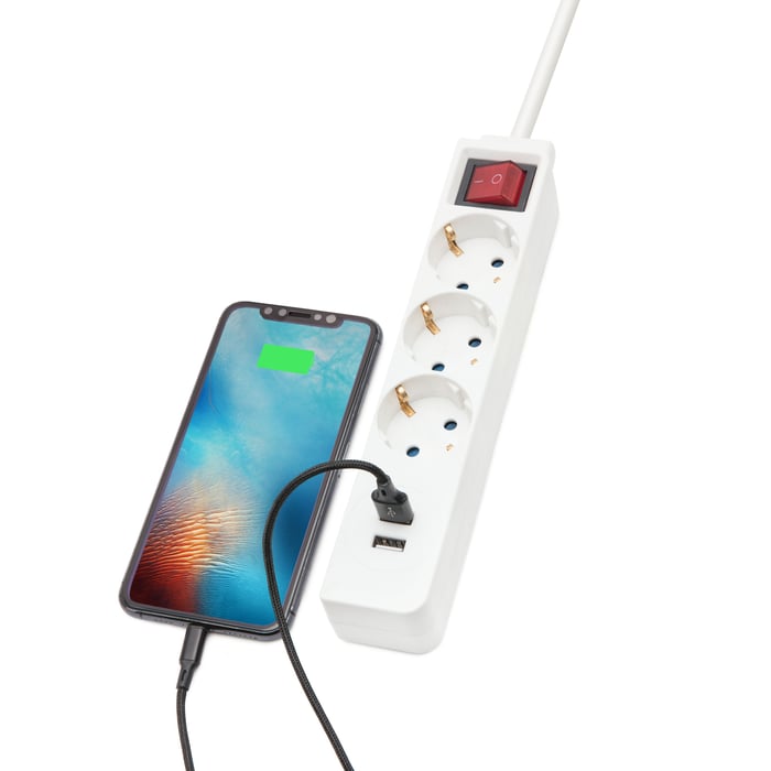 Luxorparts Grenuttag med USB-portar | Kablar & kontakter - Strömkablar - Grenuttag | GameStuff