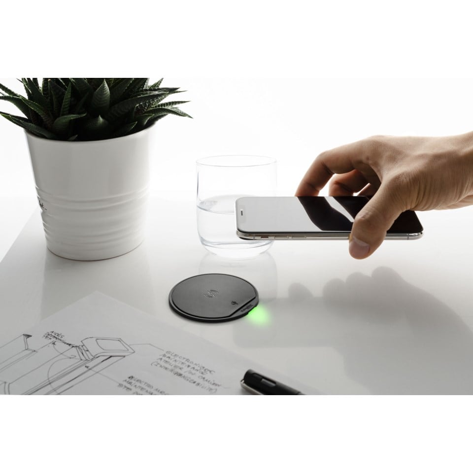 Schneider Electric Unica Trådløs Qi-lader for innbygging