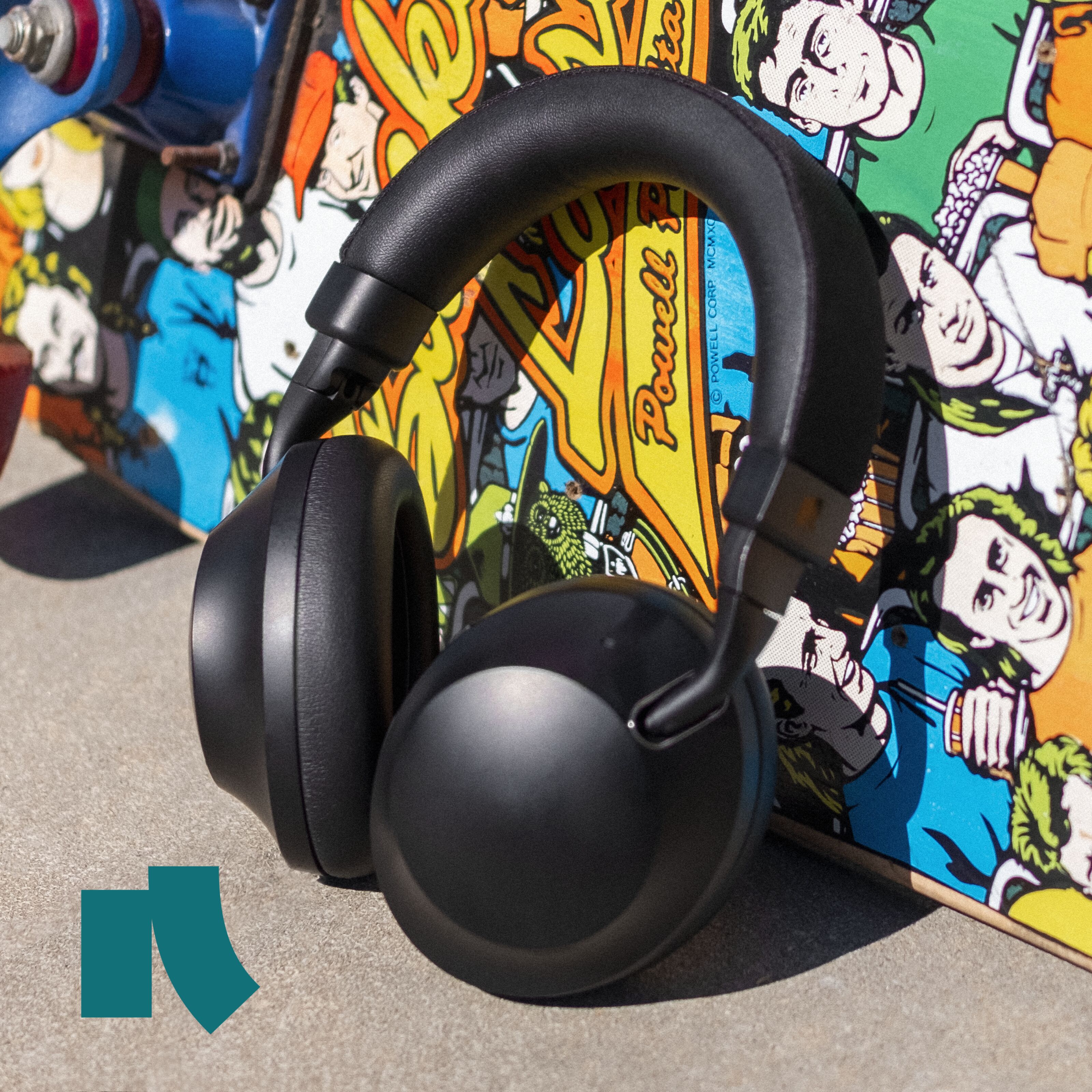 Nomadelic Hybrid ANC Headphones Solo 200